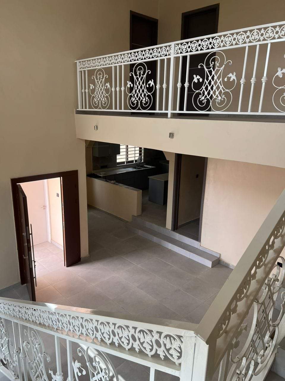 Good looking luxurious semi detached 3 Bedrooms house