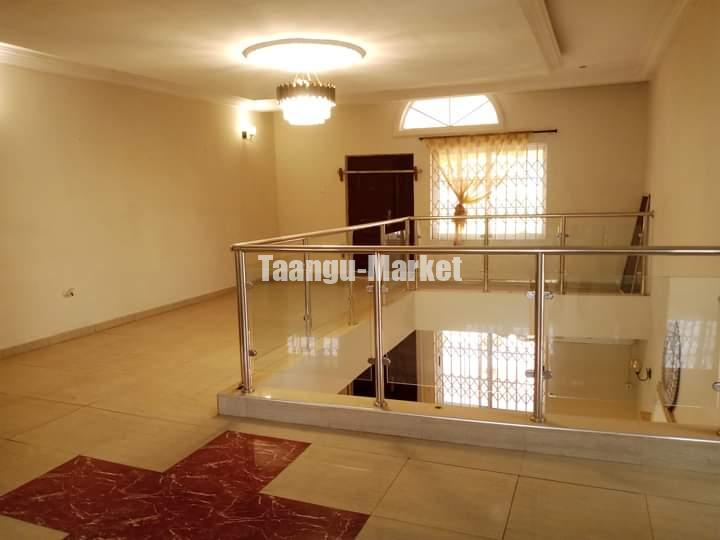 Executive 6 Bedroom House For Sale