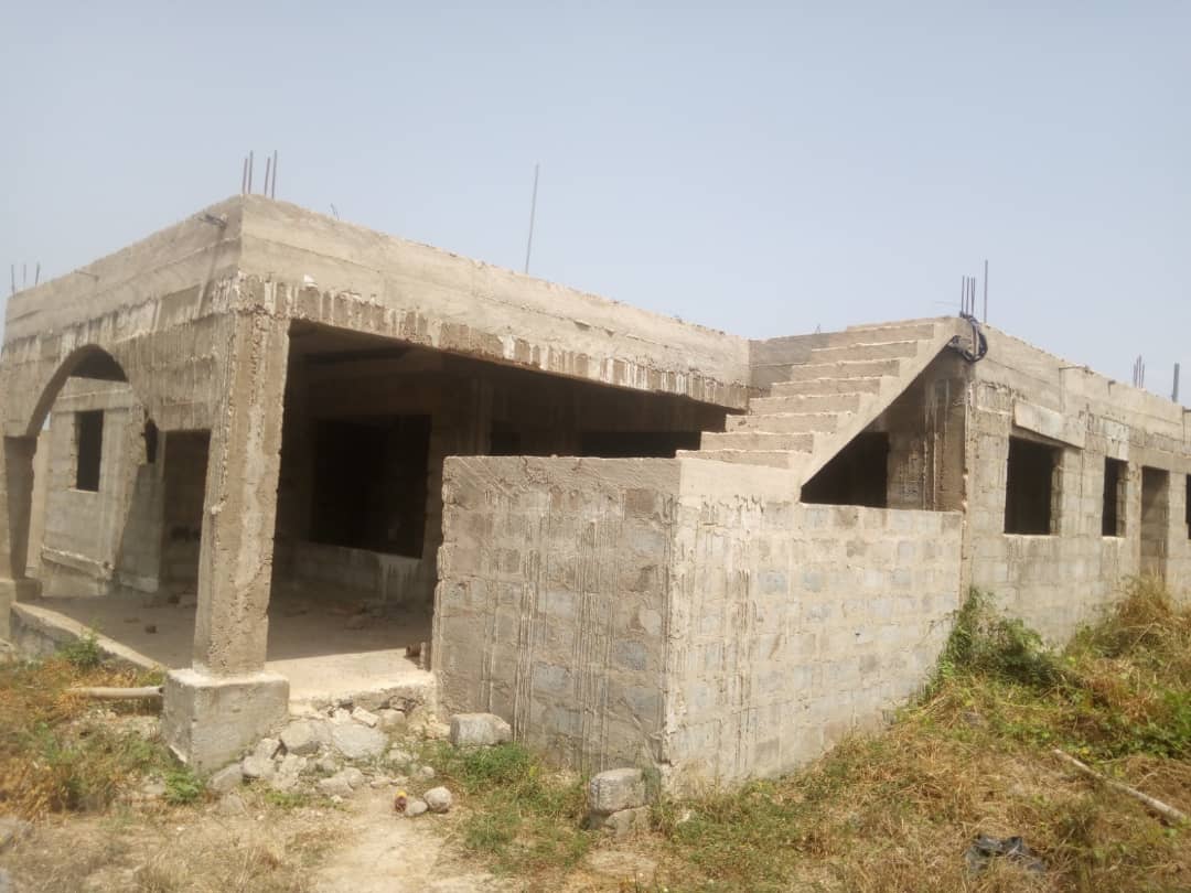 4 Bedroom uncompleted Building