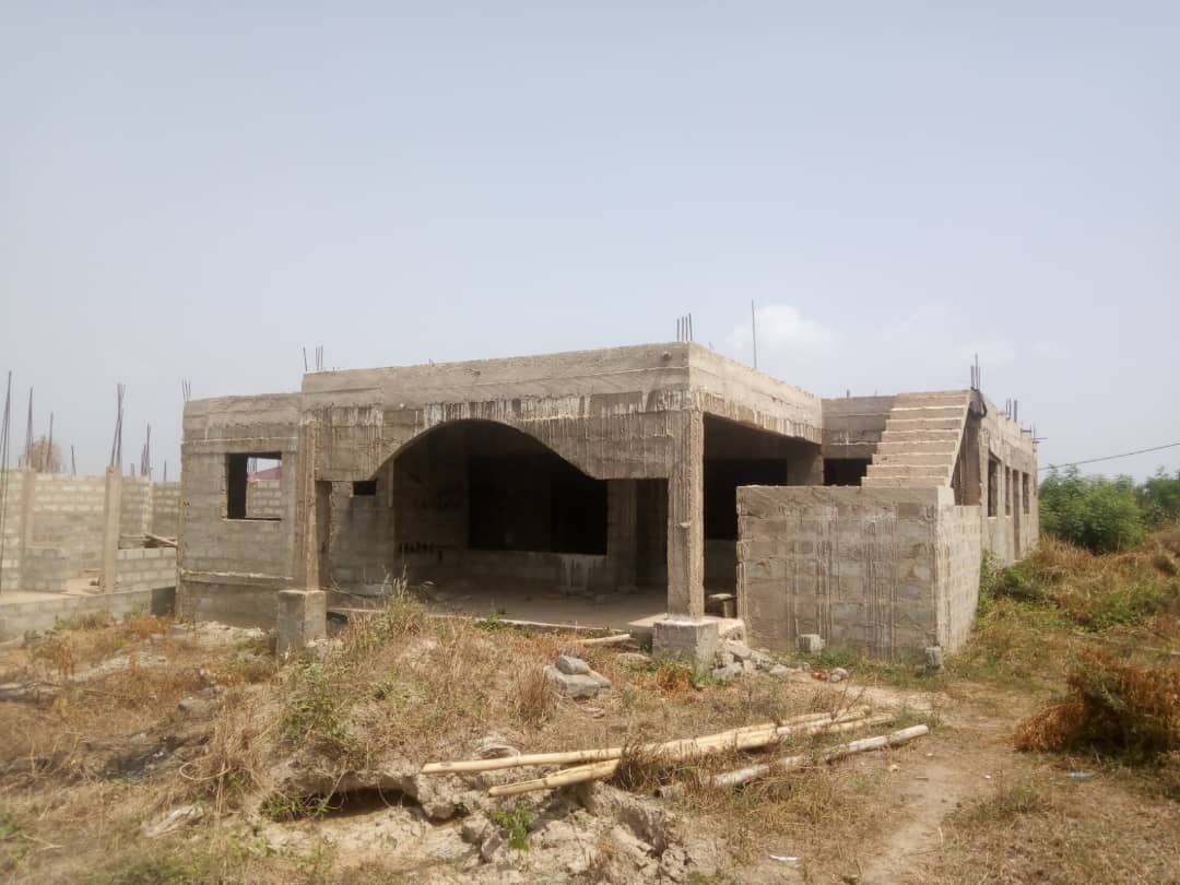 4 Bedroom uncompleted Building