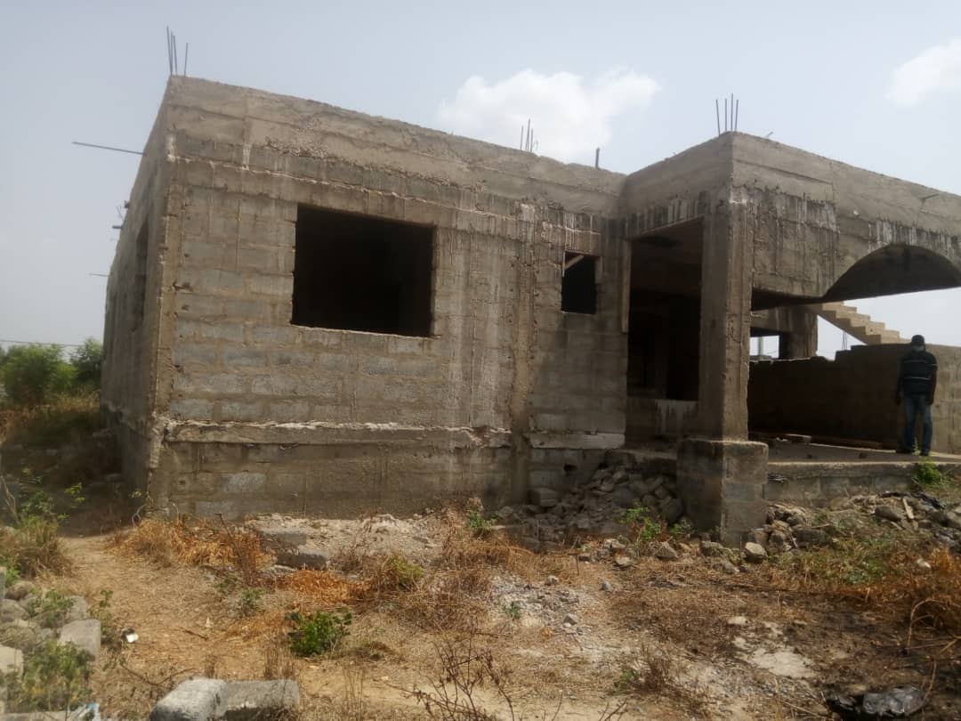4 Bedroom uncompleted Building