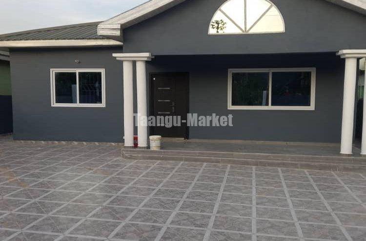 Newly built 3bedrooms House in Kasoa Roman