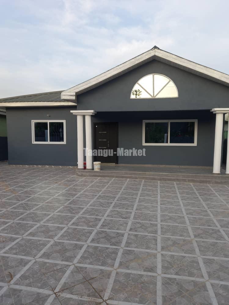 Newly built 3bedrooms House in Kasoa Roman